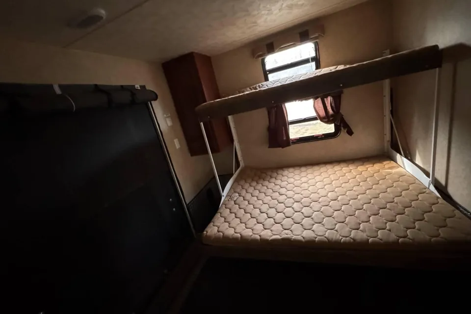 scott's Palomino anniversary puma 30fbss Travel Trailer