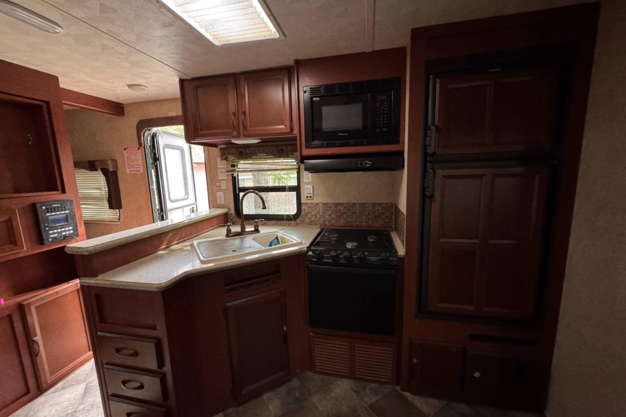 scott's Palomino anniversary puma 30fbss Travel Trailer