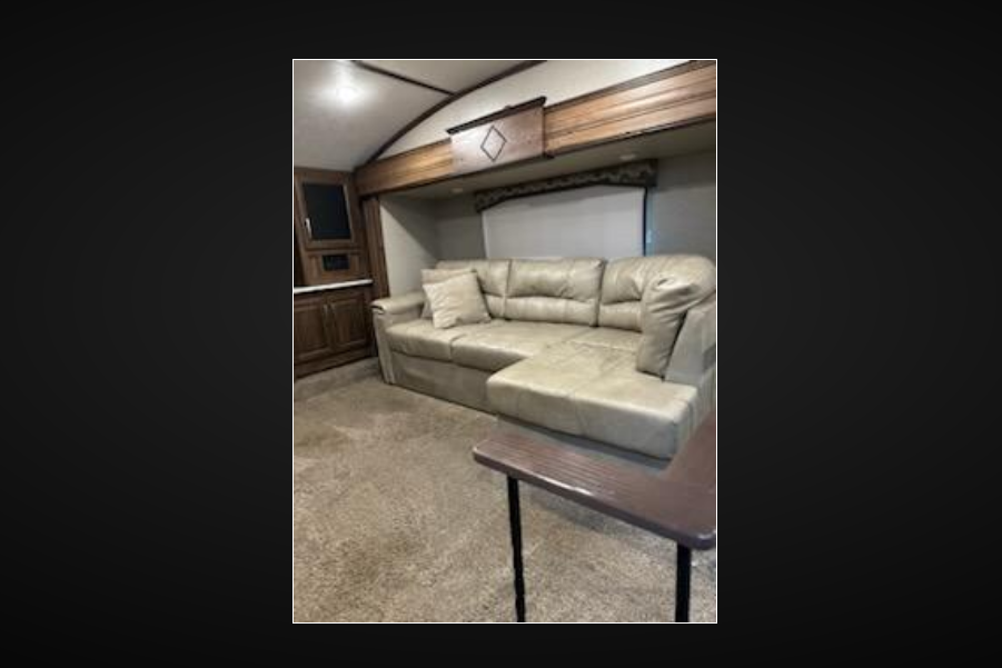 The Comfort Den - UPMI1045