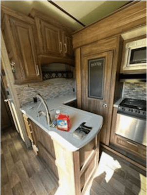 The Comfort Den - UPMI1045