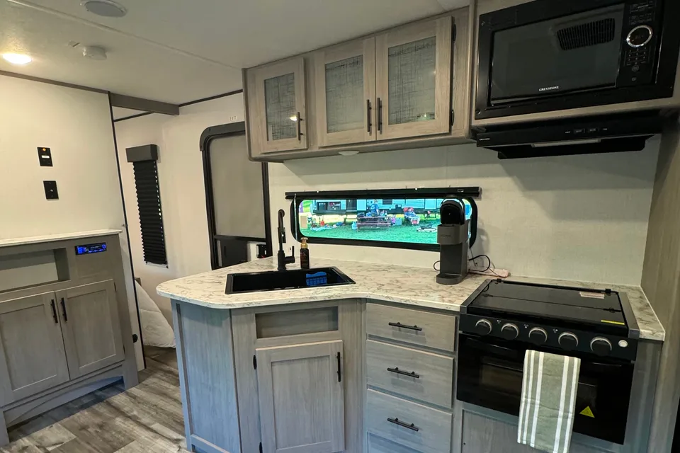 Brand New, Family Friendly Coleman Camper