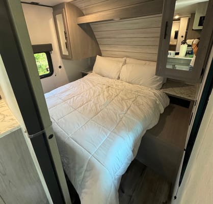 Brand New, Family Friendly Coleman Camper