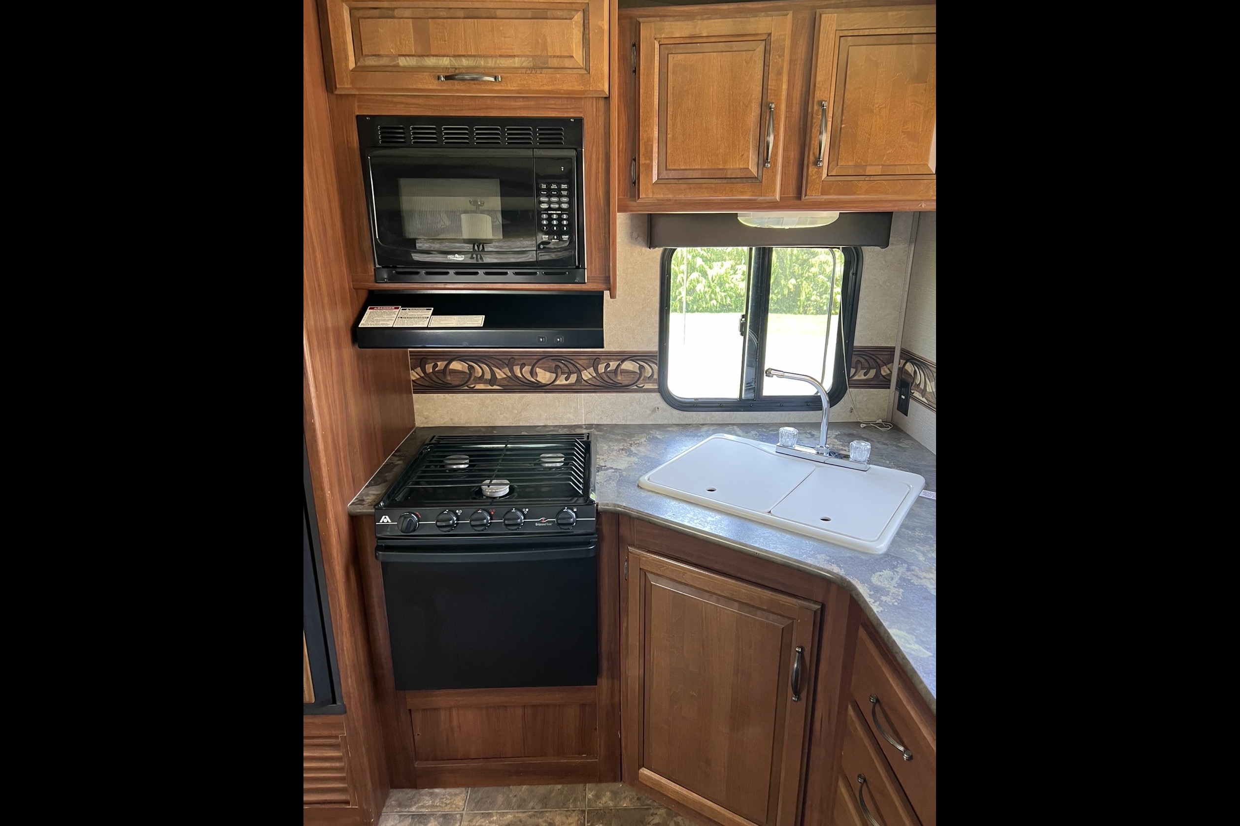 Steven's Keystone 279RKSWE Fifth Wheel