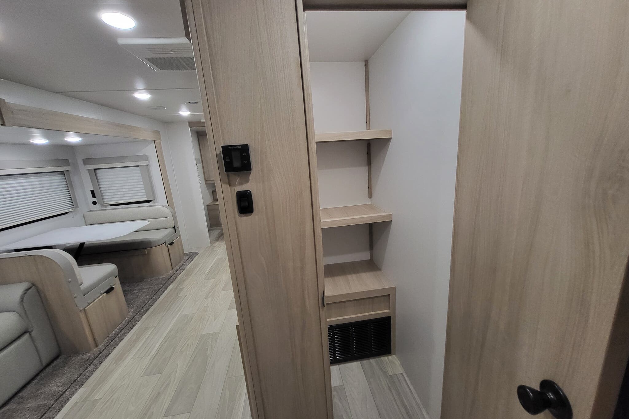 Brand New 2023 Winnebago Minnie 2801BHS - Your Ultimate Road Trip Companion!