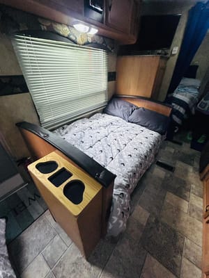 Keystone 19FLB Travel Trailer +Extras - Delivery Only
