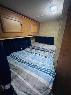 Keystone 19FLB Travel Trailer +Extras - Delivery Only