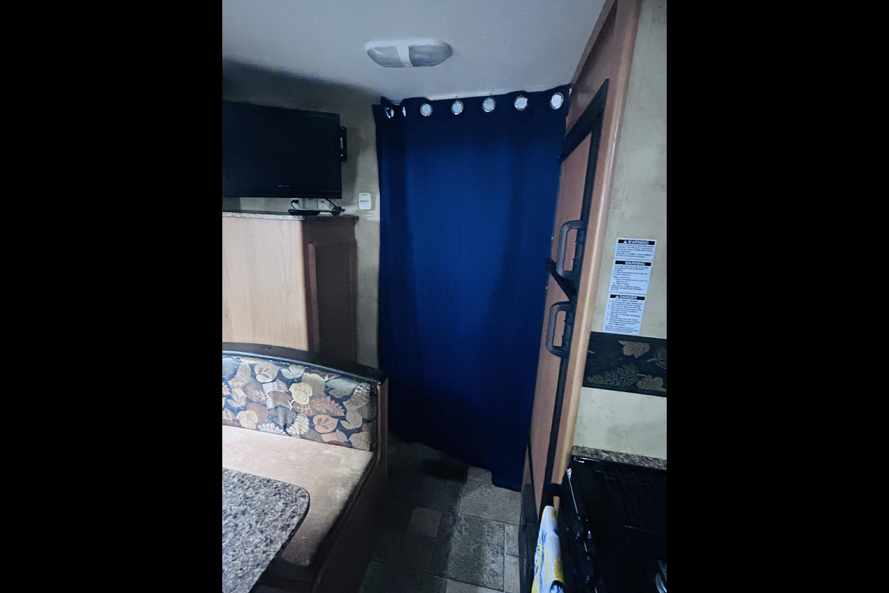 Keystone 19FLB Travel Trailer +Extras - Delivery Only