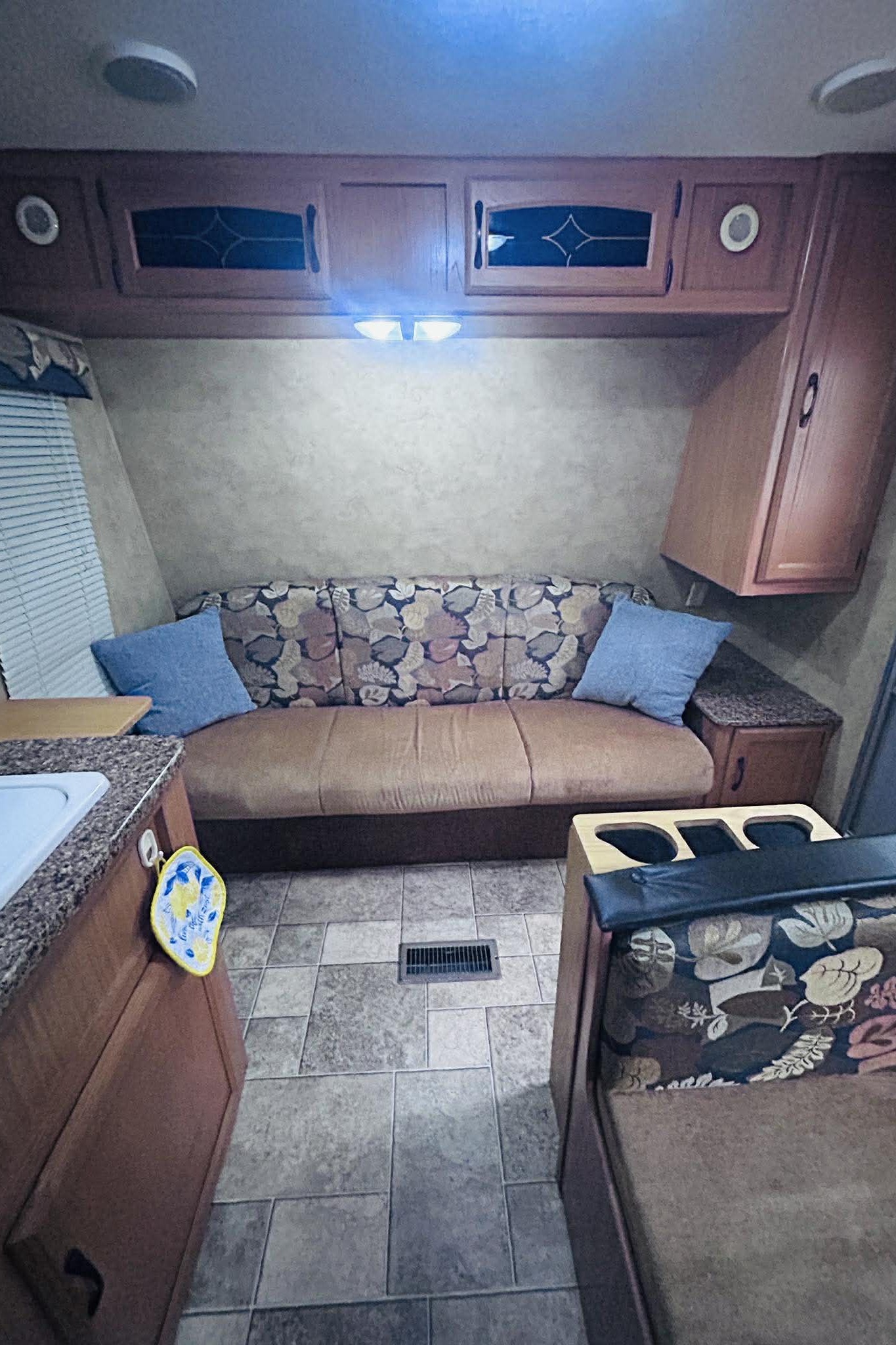 Keystone 19FLB Travel Trailer +Extras - Delivery Only