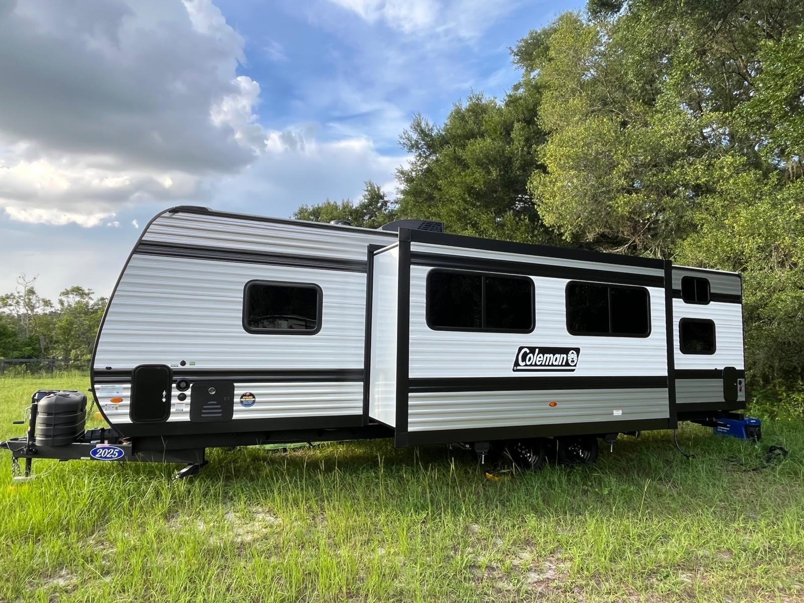 Coleman 27B CM 27 B25 Travel Trailer CL 33