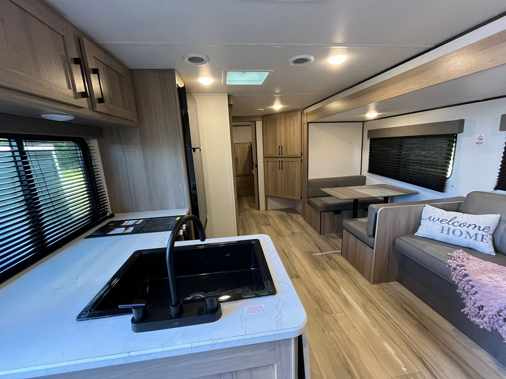 Coleman 27B CM 27 B25 Travel Trailer CL 33