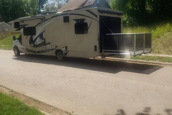 Jackson's Family Vacations Class C Motor Home