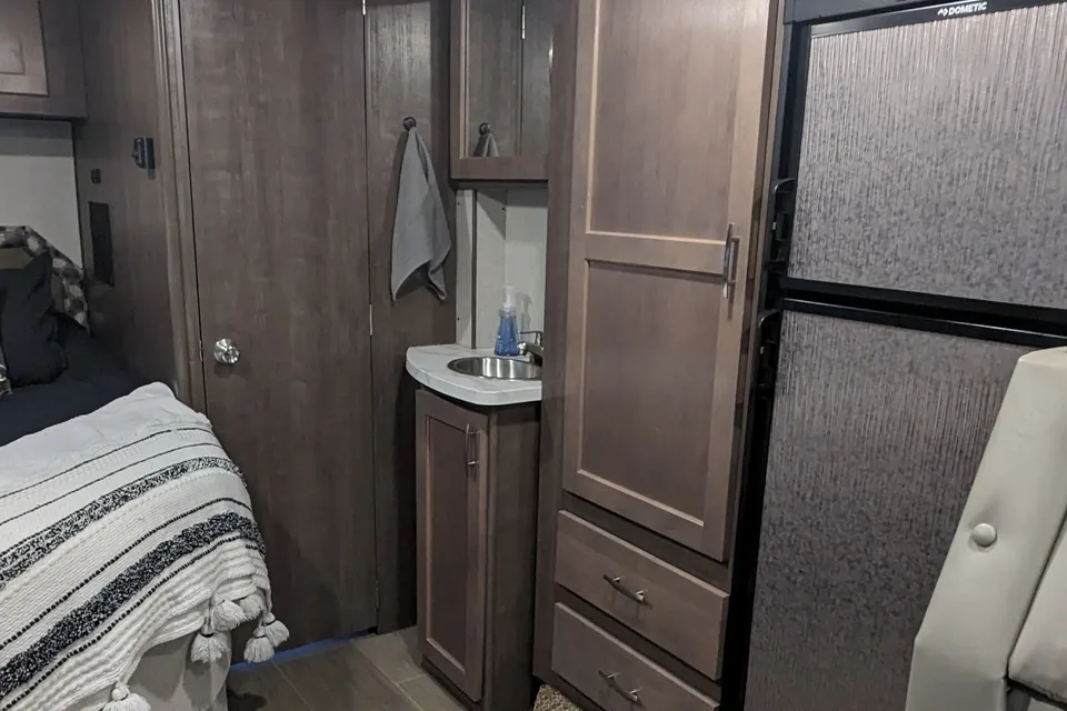 Harvey the RV (2020 24 Foot Adventurer)