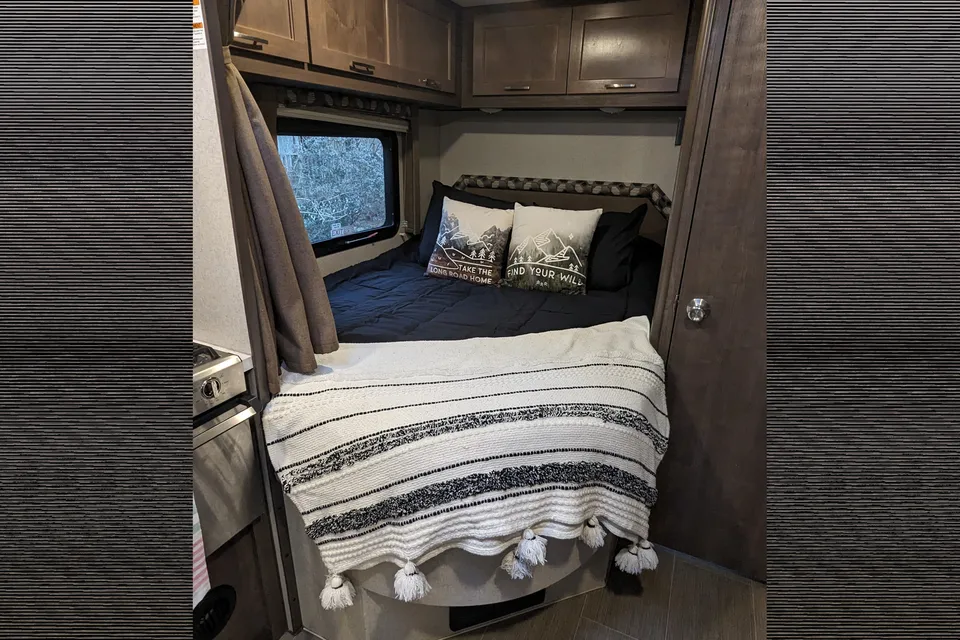 Harvey the RV (2020 24 Foot Adventurer)
