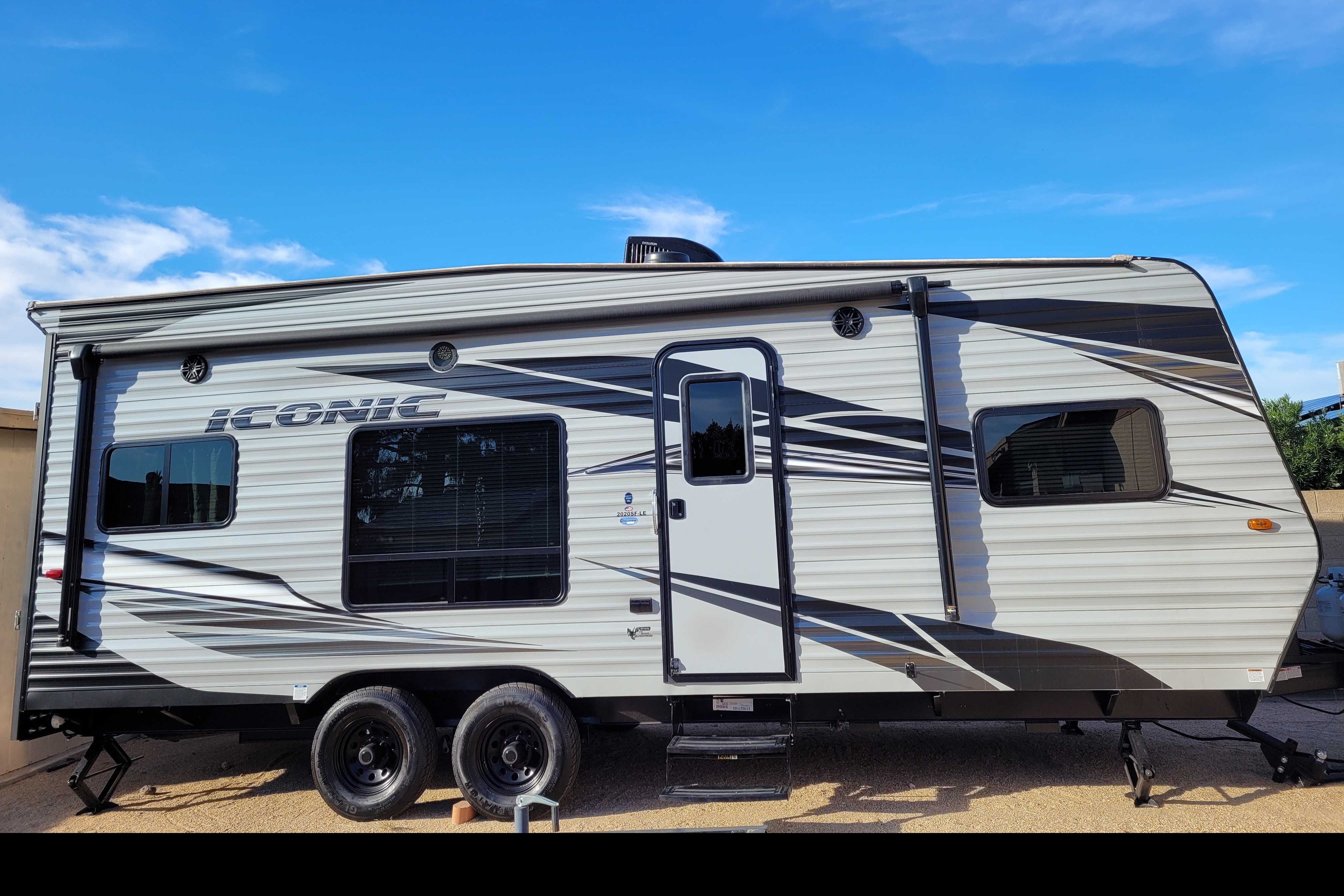 Fits Canams! 2023 Eclipse Iconic Toyhauler 