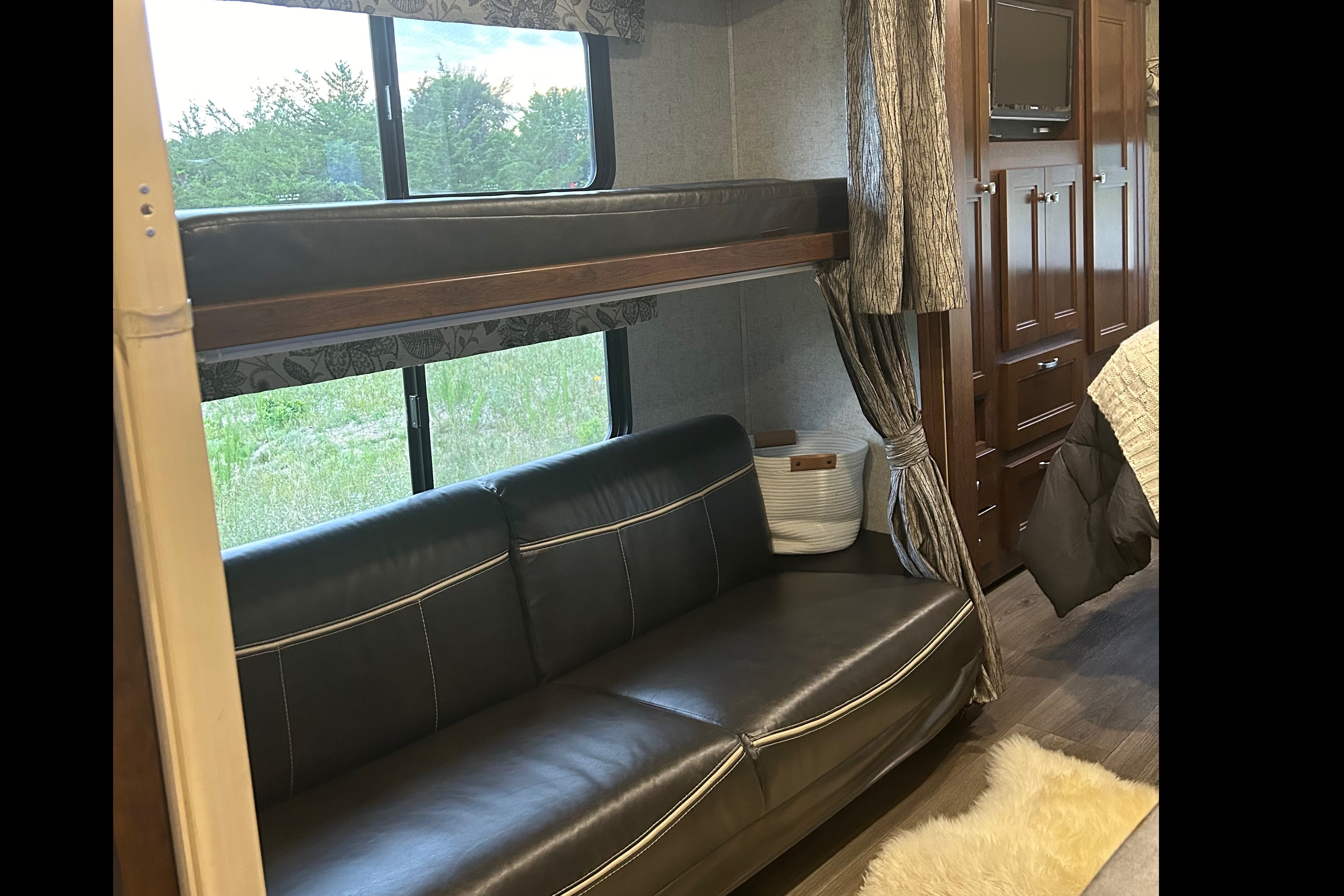"Neverland" A family Friendly Bunkhouse!
