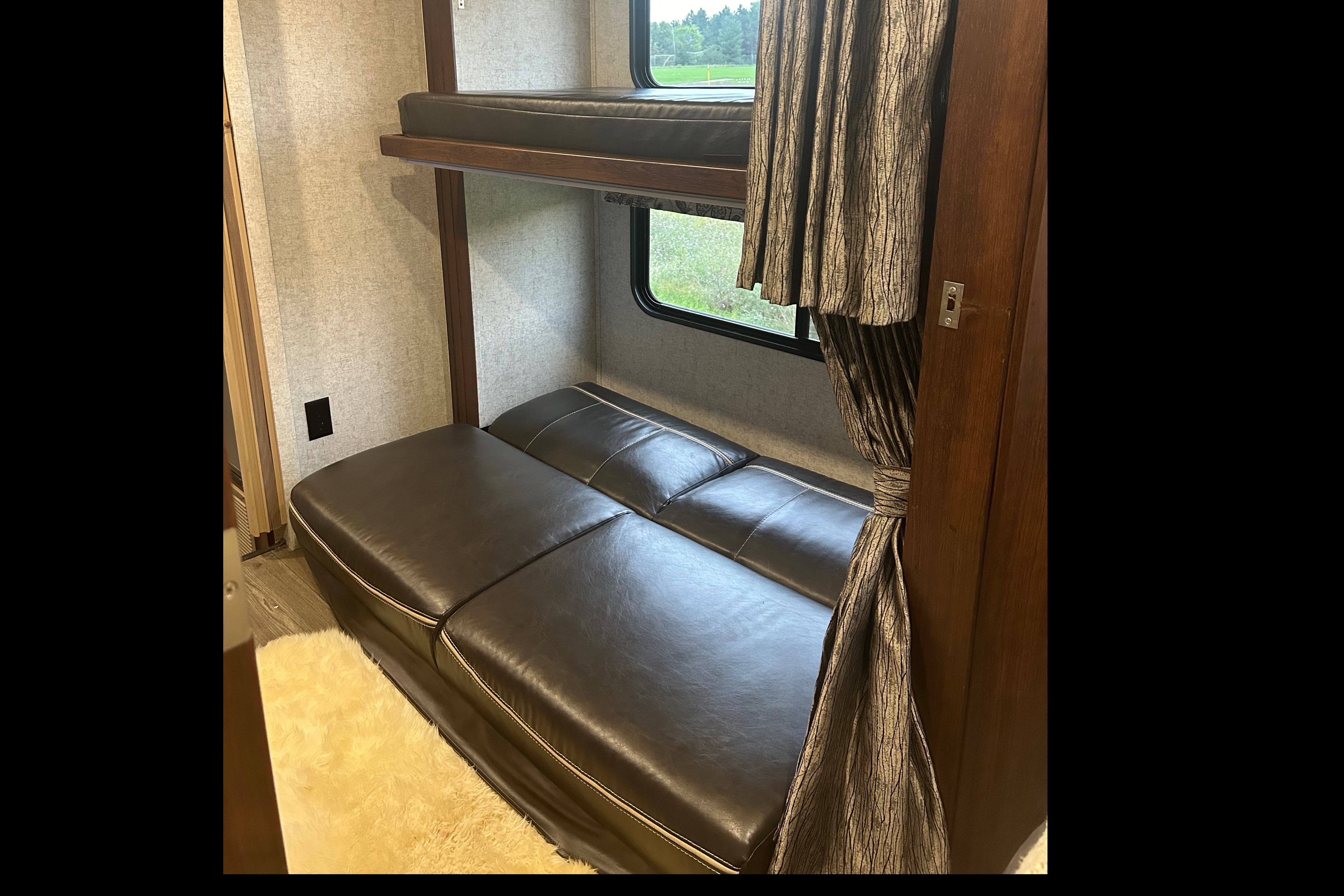 "Neverland" A family Friendly Bunkhouse!