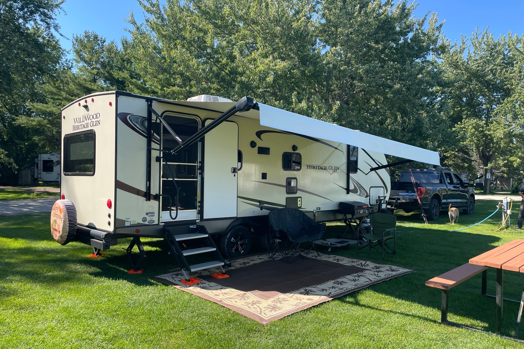 2021 Luxurious Couples Trailer