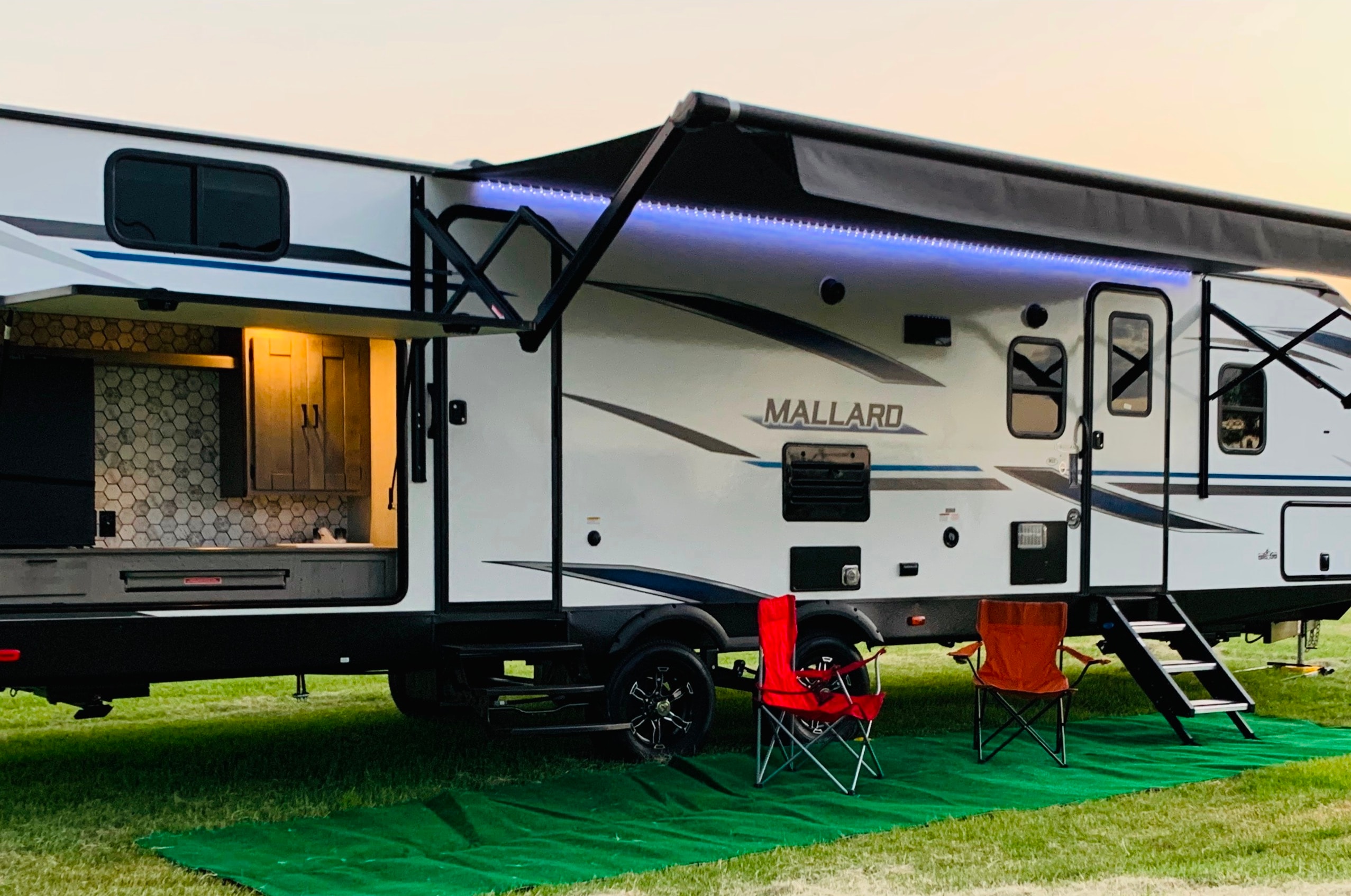 2021 Mallard M32 Travel Trailer