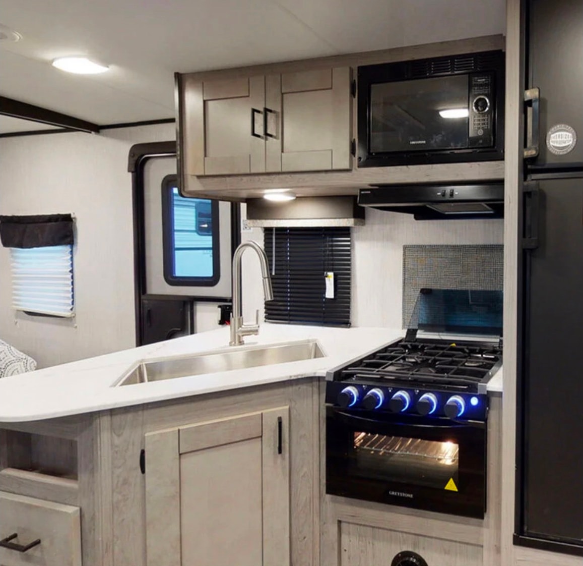 2021 Mallard M32 Travel Trailer