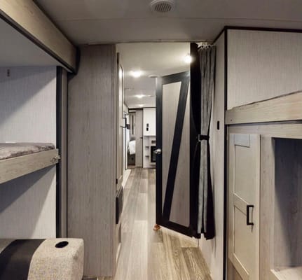 2021 Mallard M32 Travel Trailer