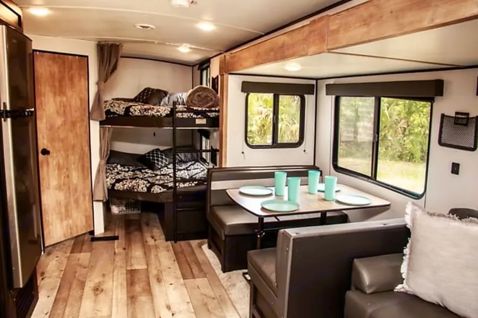 Comfort Keystone 2021 Deluxe CL23