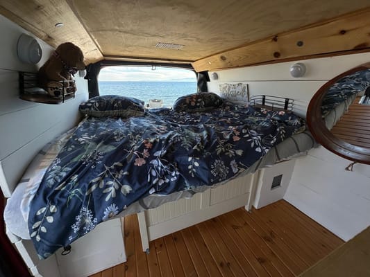 Daisys Adventure Van