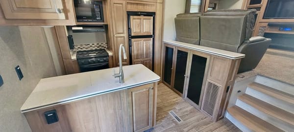 Flagstaff Escape Suite -UPMI1891