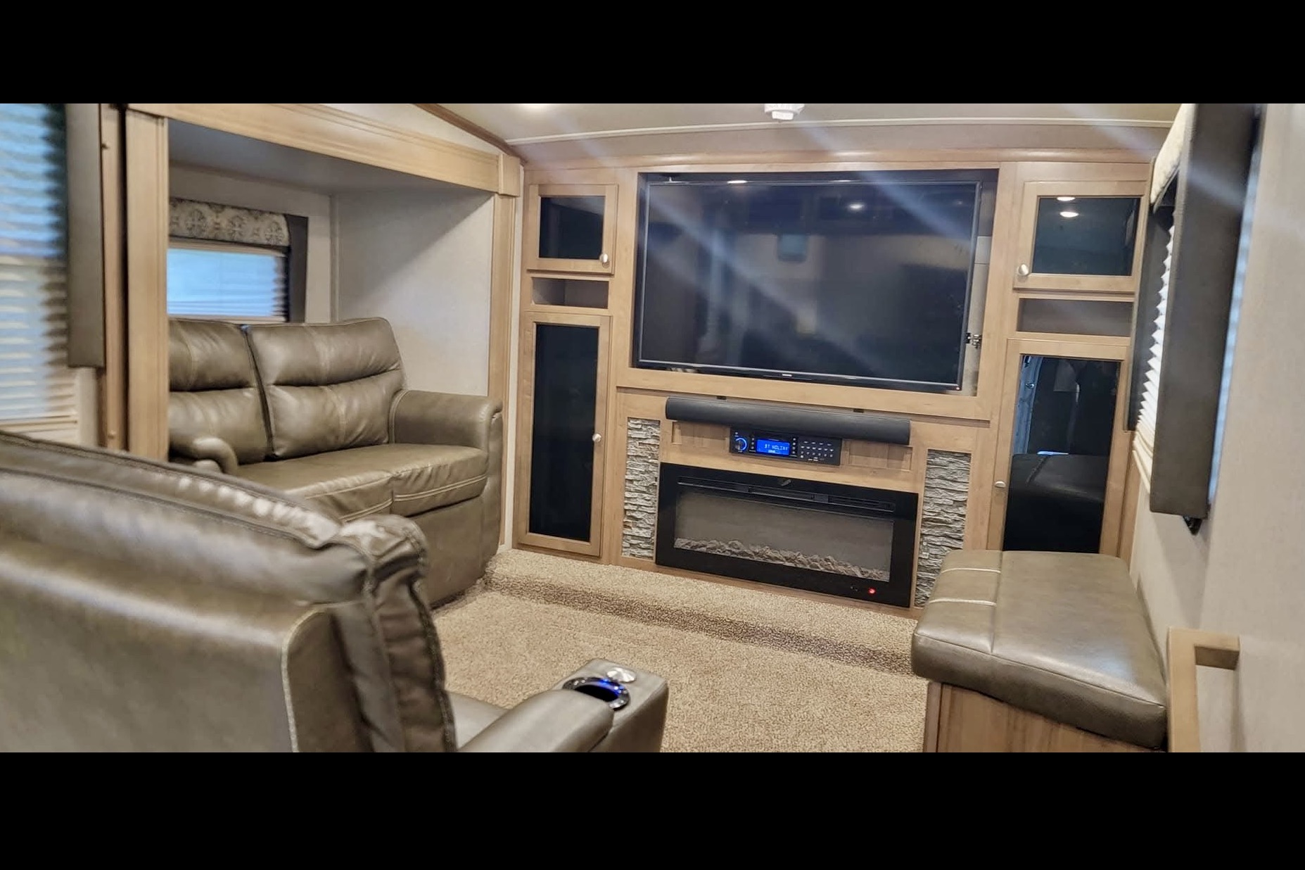 Flagstaff Escape Suite -UPMI1891
