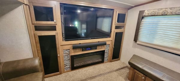 Flagstaff Escape Suite -UPMI1891