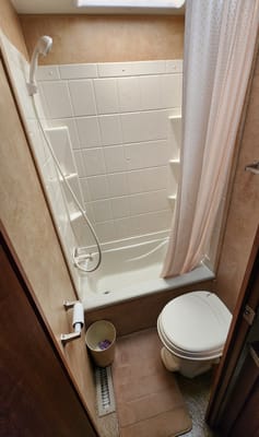 The Pretty Jayco 26BH Travel Trailer