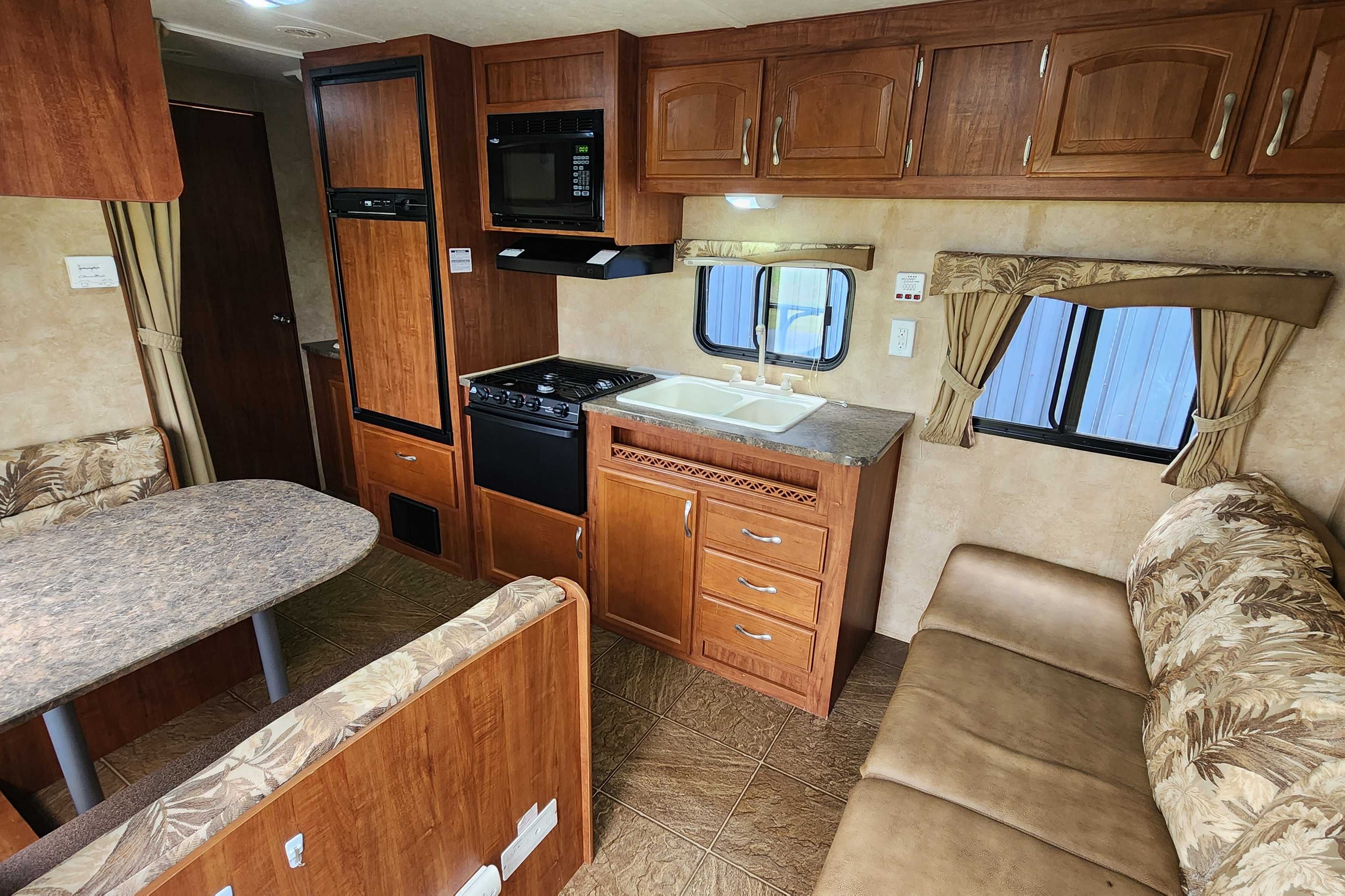 The Pretty Jayco 26BH Travel Trailer