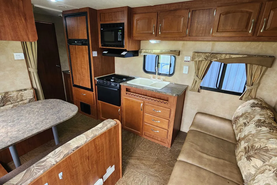 The Pretty Jayco 26BH Travel Trailer