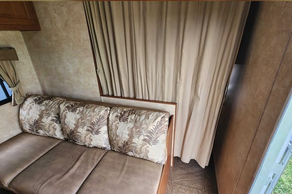 The Pretty Jayco 26BH Travel Trailer