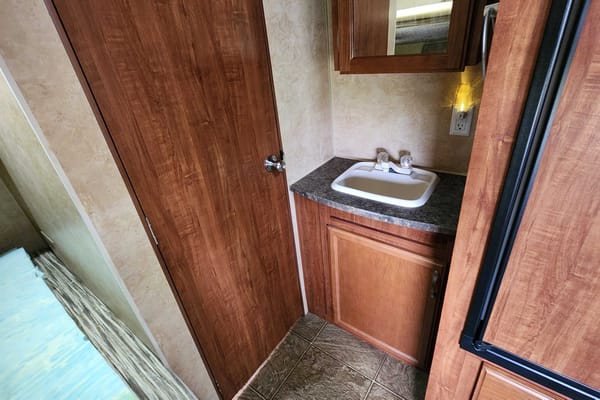 The Pretty Jayco 26BH Travel Trailer