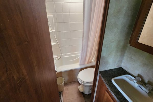 The Pretty Jayco 26BH Travel Trailer