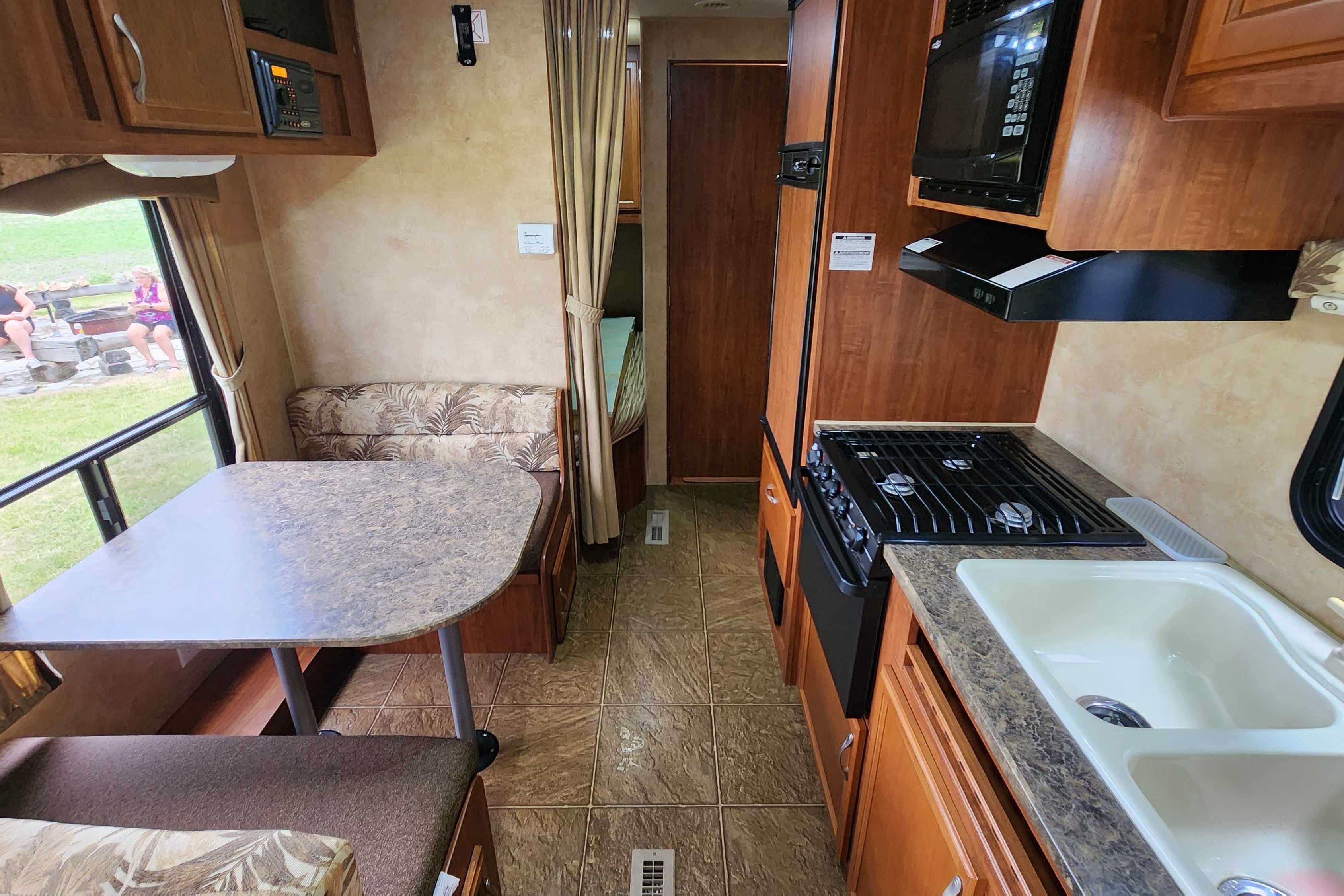 The Pretty Jayco 26BH Travel Trailer
