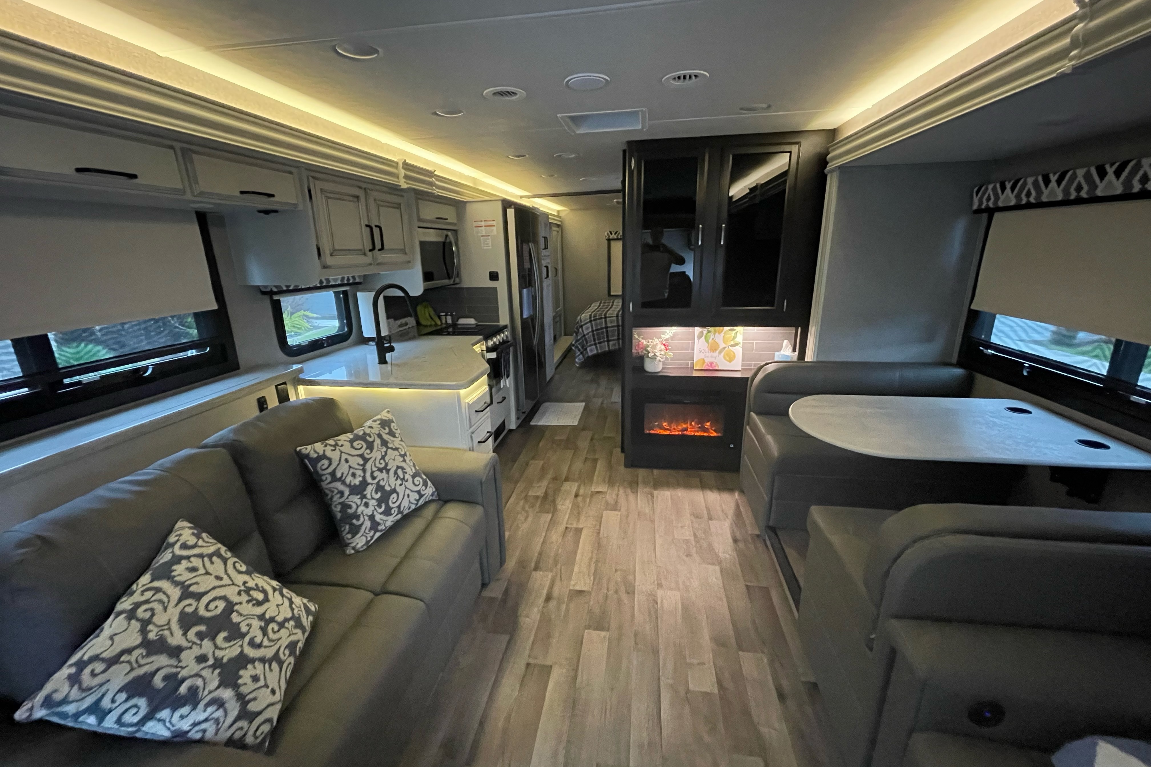Lee's Jayco Precept Class A
