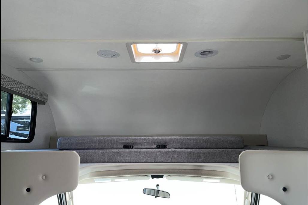 ZWS Luxury 2026 Thor Motor Coach Geneva Class C