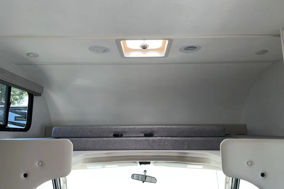 ZWS Luxury 2026 Thor Motor Coach Geneva Class C