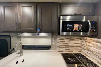 East FL: 2022 Thor-Master Suite, 2 Full Baths & Bunk Beds