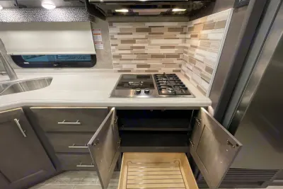 East FL: 2022 Thor-Master Suite, 2 Full Baths & Bunk Beds
