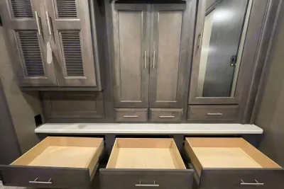 East FL: 2022 Thor-Master Suite, 2 Full Baths & Bunk Beds