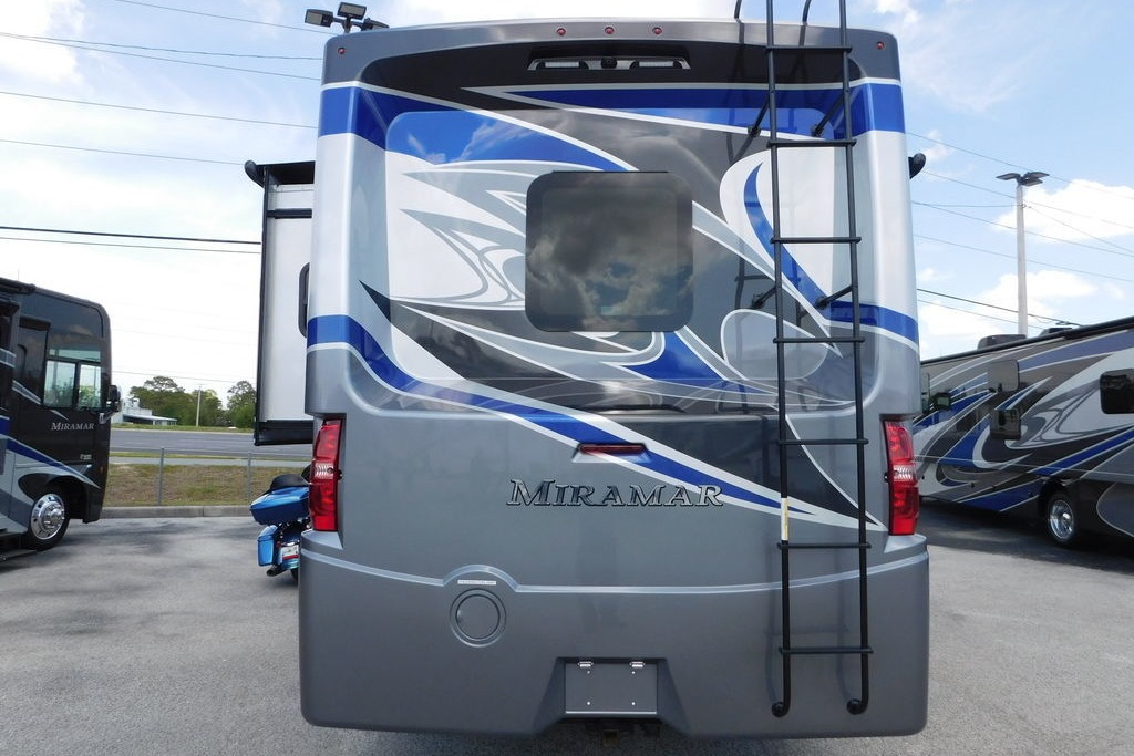 East FL: 2022 Thor-Master Suite, 2 Full Baths & Bunk Beds