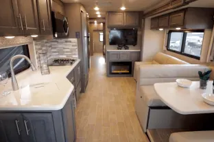 East FL: 2022 Thor-Master Suite, 2 Full Baths & Bunk Beds