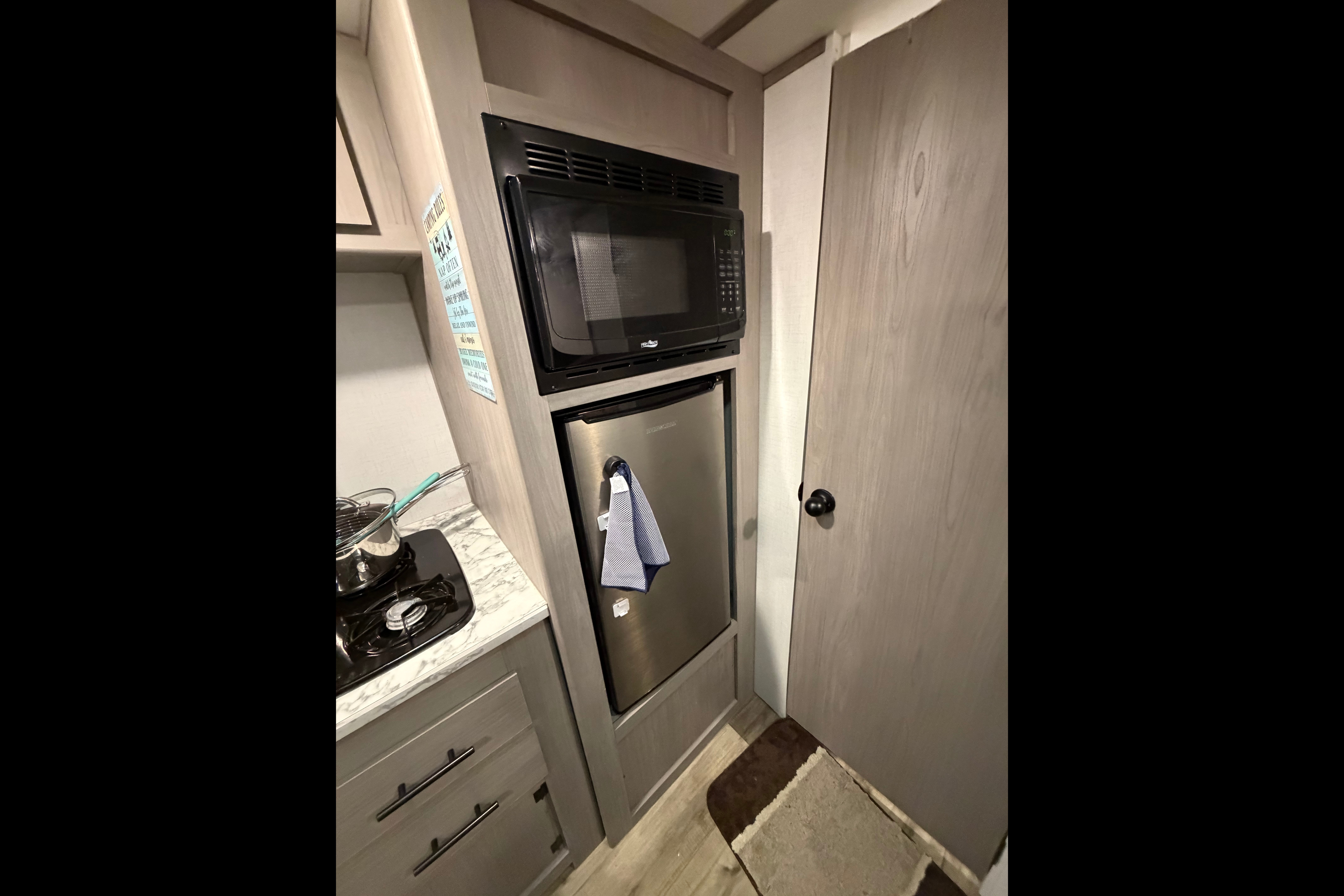 2024 Coleman Camper (Sleeps 4)