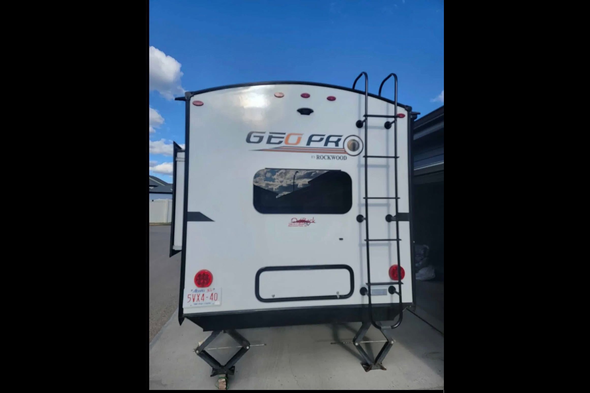 Marci's GEOPRO 16BH Travel Trailer