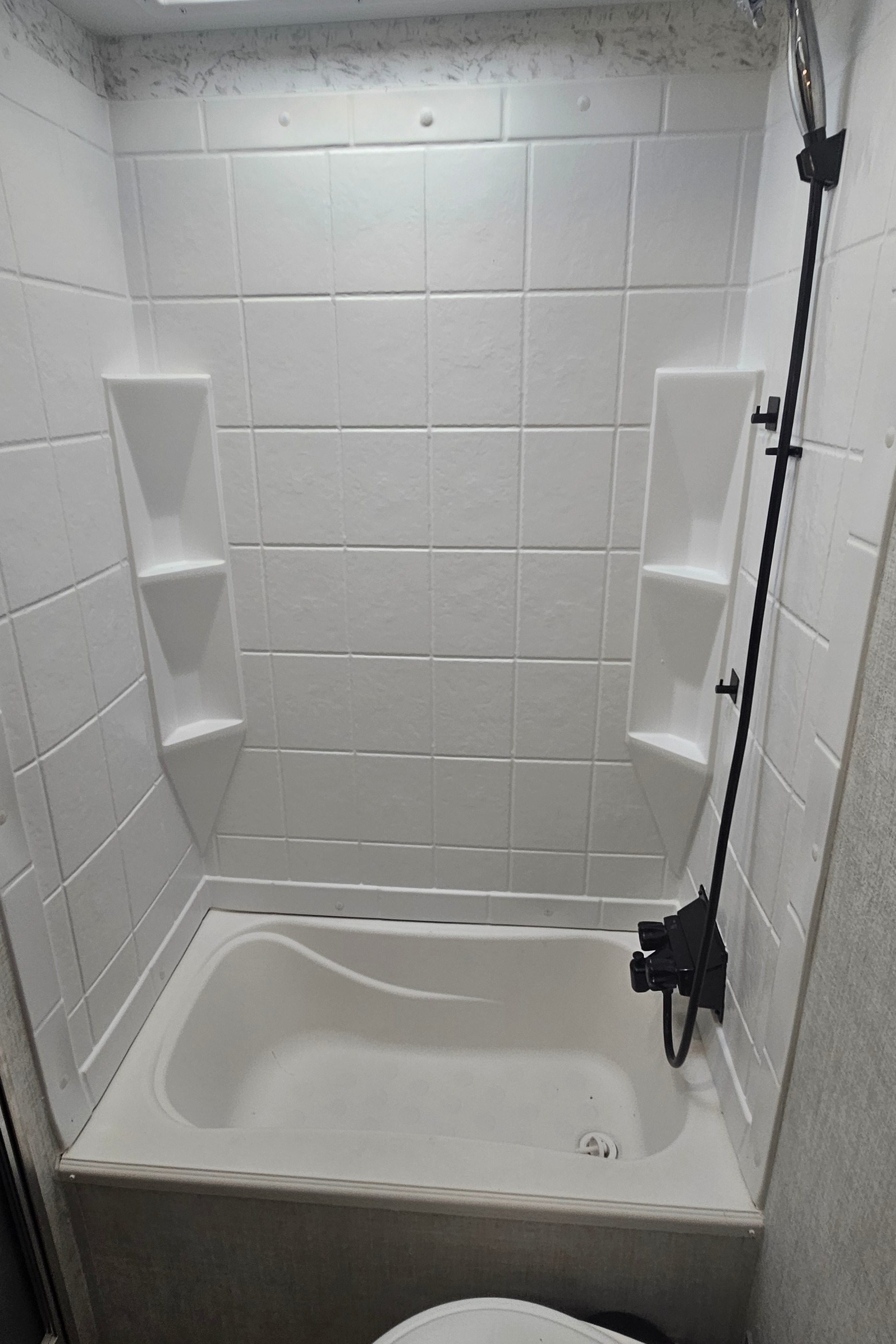 The Grand River Retreat | Sleeps 8 | Delivery Available