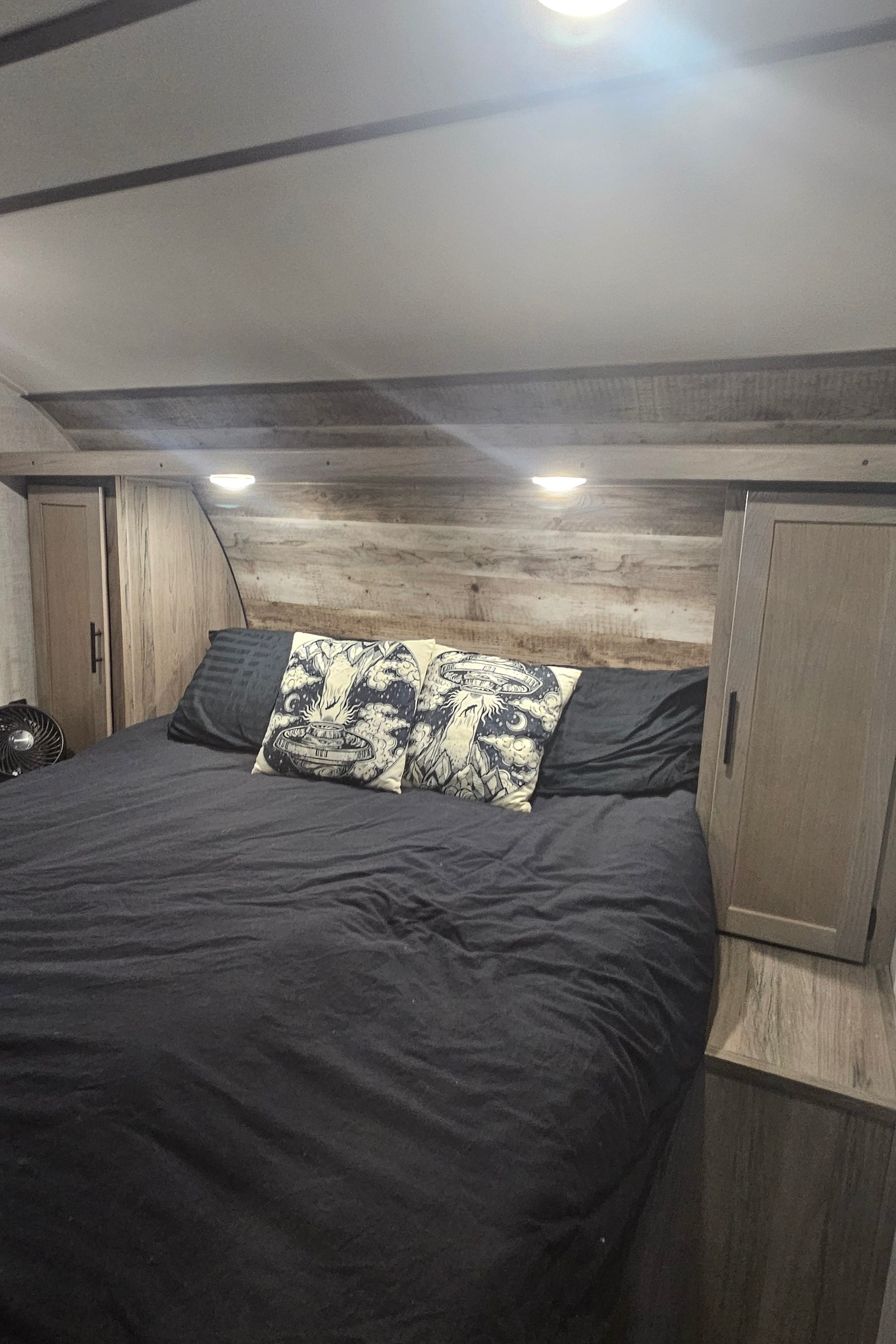 The Grand River Retreat | Sleeps 8 | Delivery Available