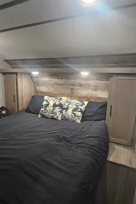 The Grand River Retreat | Sleeps 8 | Delivery Available