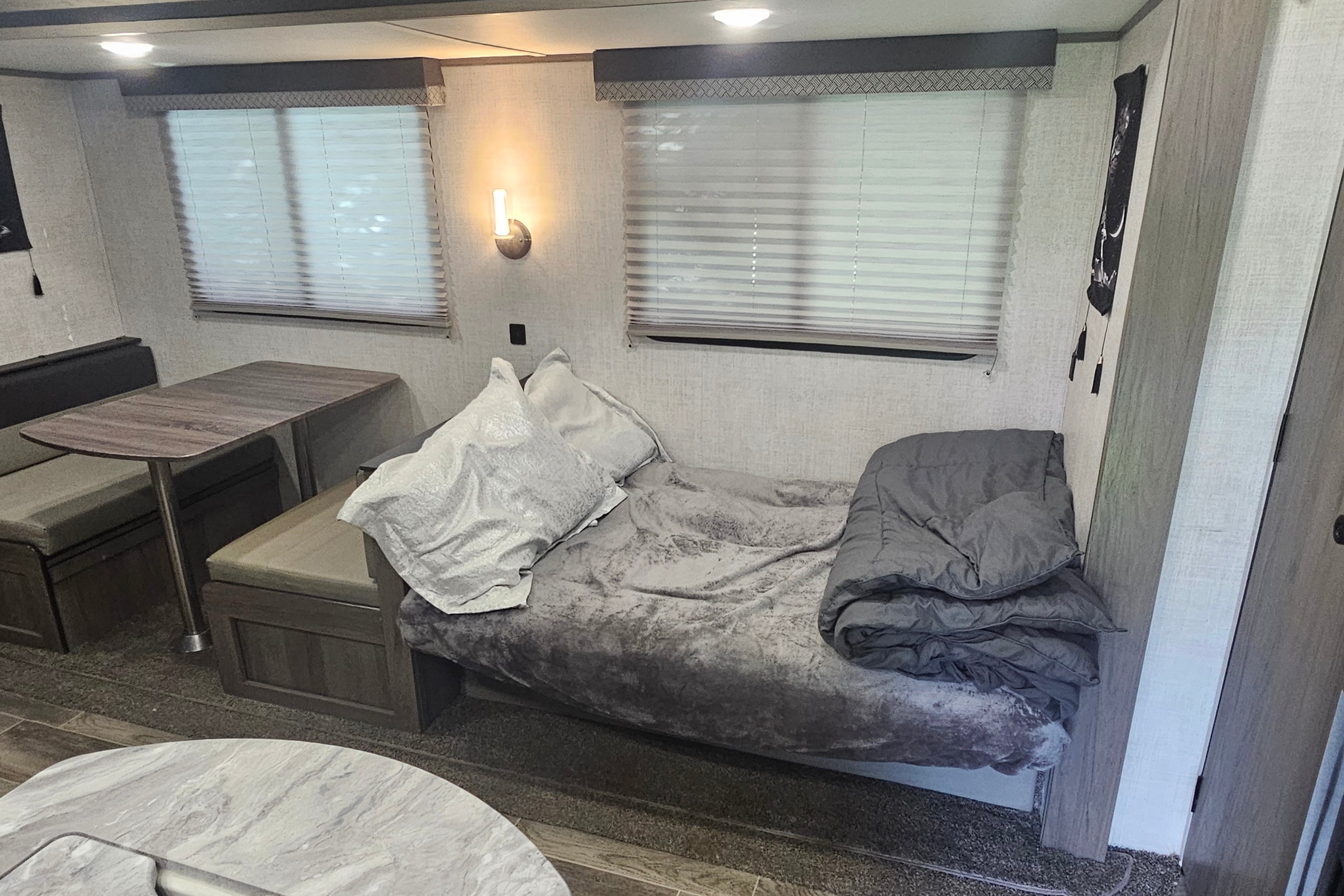 The Grand River Retreat | Sleeps 8 | Delivery Available